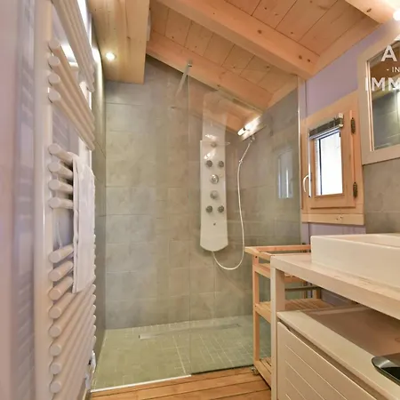 Chalet 5 Pour 8 Pers. Avec Wi-fi Et Garage Au Grand-bornand - Fr-1-391-199